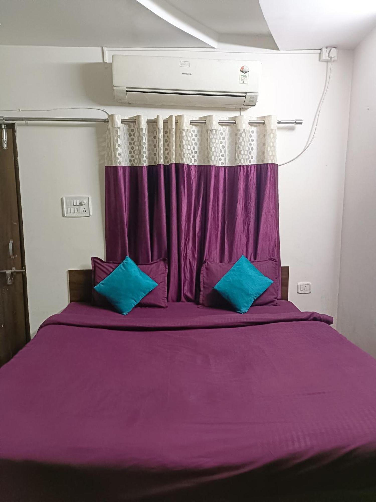 Hotel Rose Valley Indore Zewnętrze zdjęcie