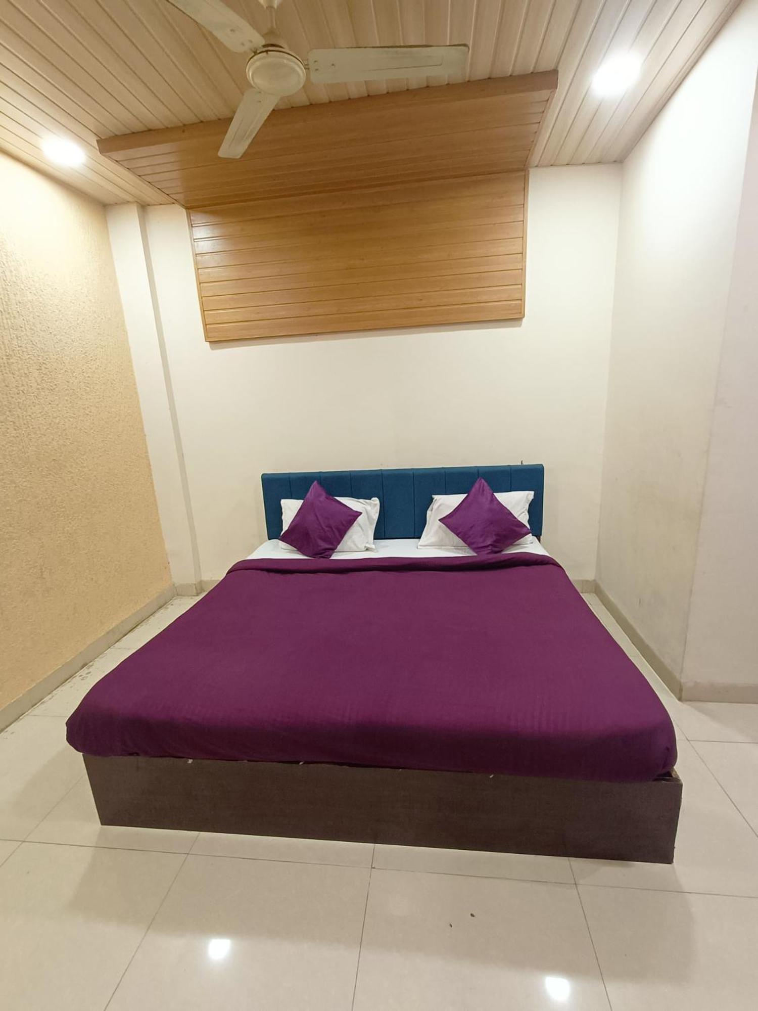 Hotel Rose Valley Indore Zewnętrze zdjęcie