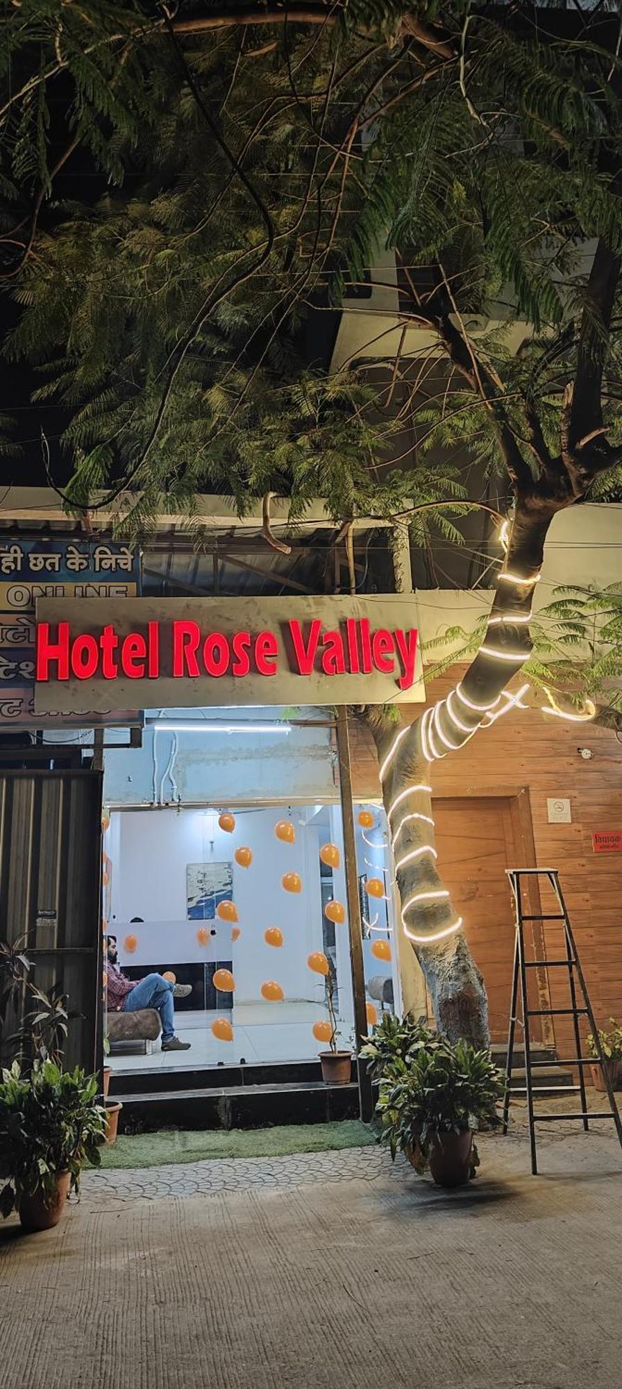 Hotel Rose Valley Indore Zewnętrze zdjęcie