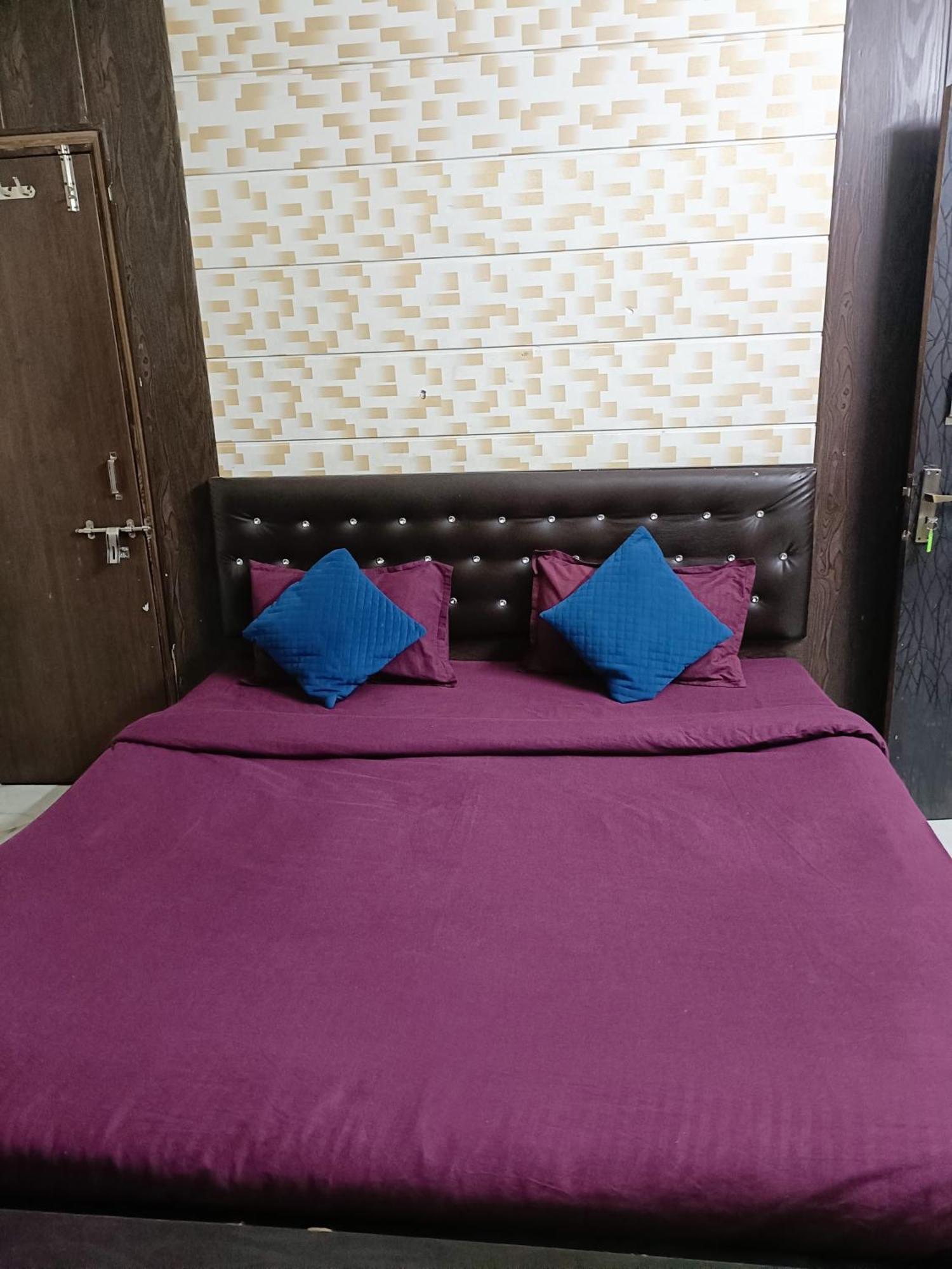 Hotel Rose Valley Indore Zewnętrze zdjęcie