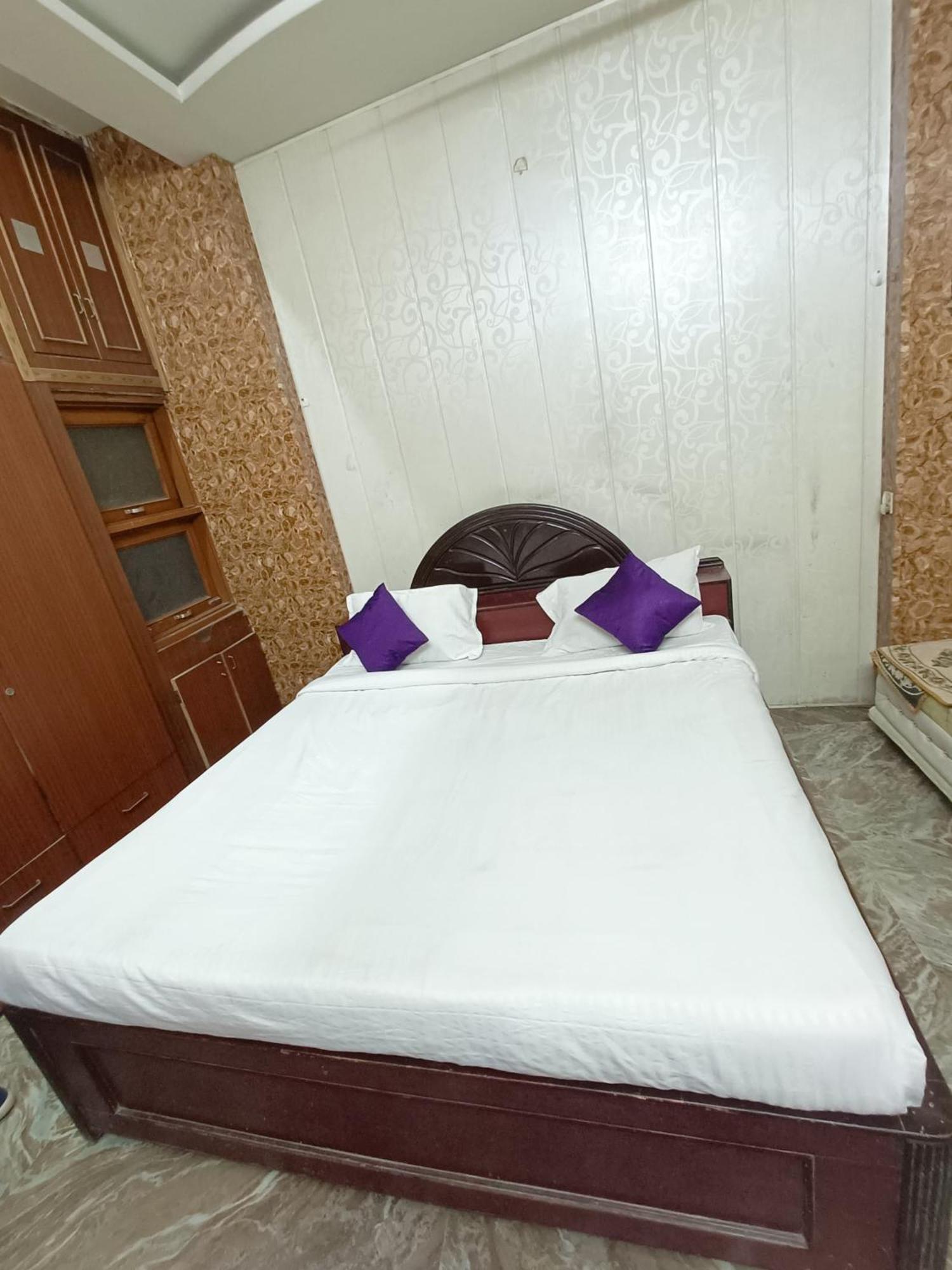Hotel Rose Valley Indore Zewnętrze zdjęcie