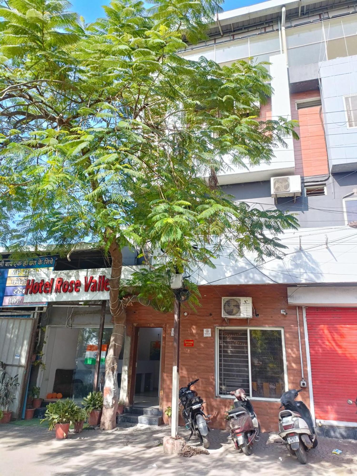 Hotel Rose Valley Indore Zewnętrze zdjęcie